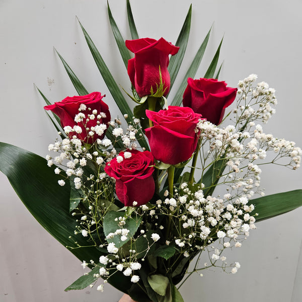 5 Red Roses