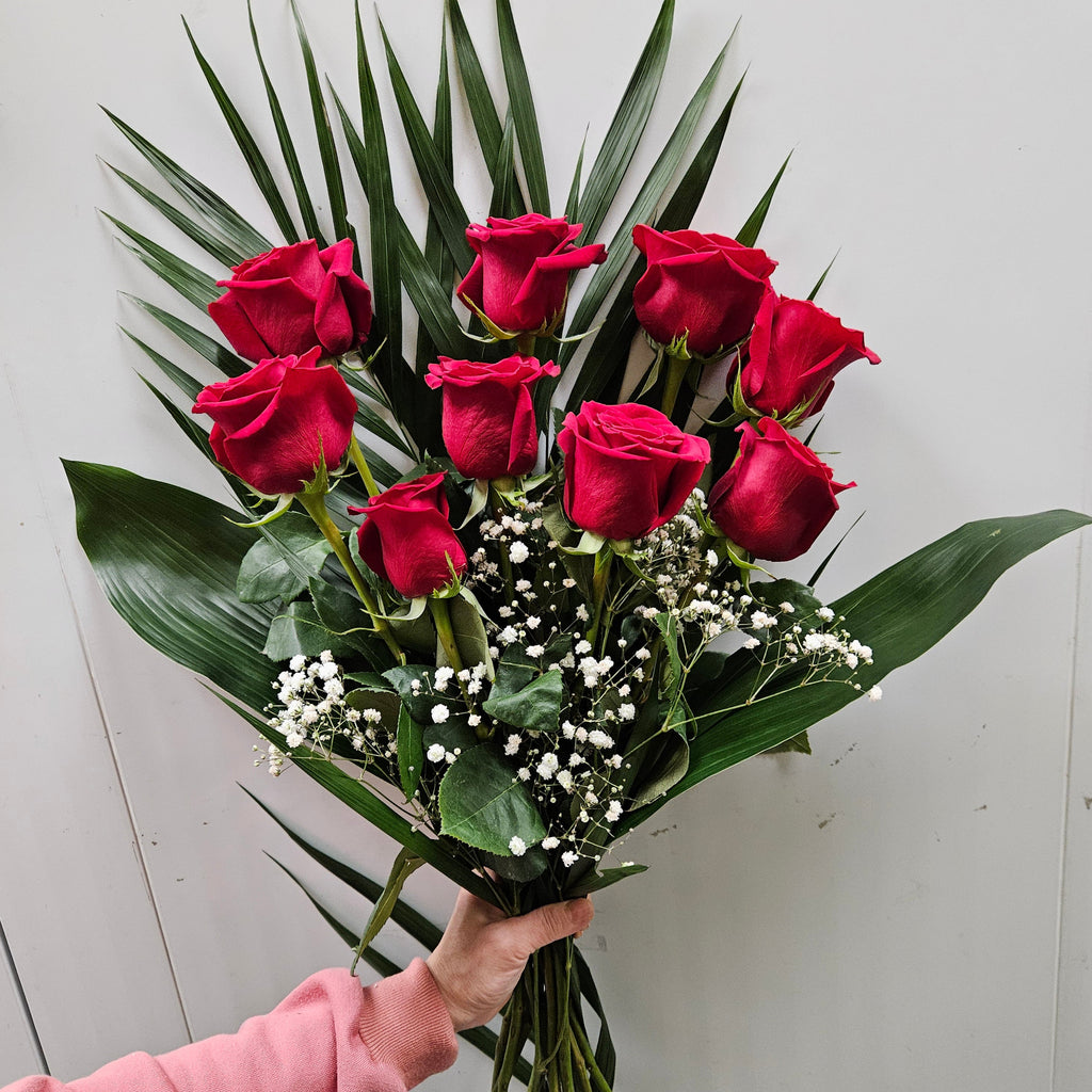 9 red roses